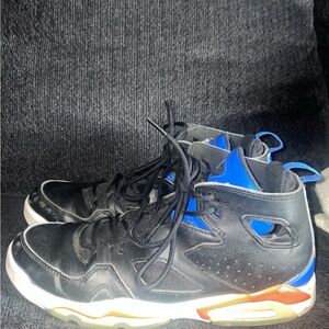 Nike Air Jordan Knicks 91 kids Shoes Size 7y Black Royal Blue